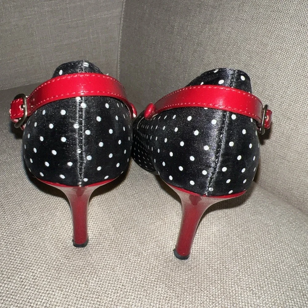Retro Steve Madden Luvvy Black Polka Dot Heels Red Buckle Strappy 6M Rockabilly - Picture 3 of 11